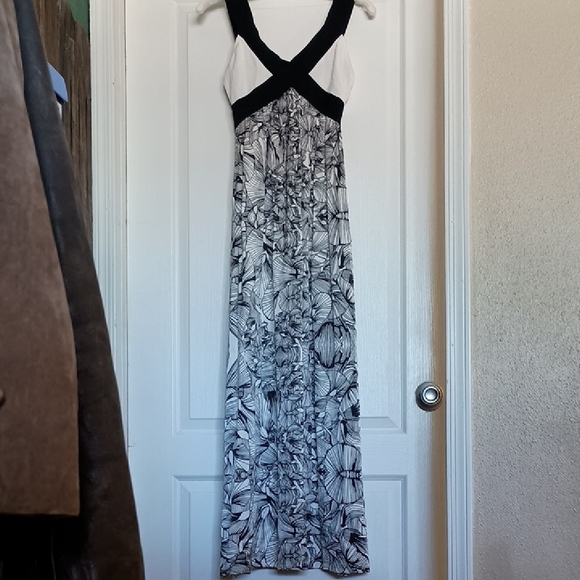 Bebe Black and White Floral Maxi Dress - Picture 1 of 6